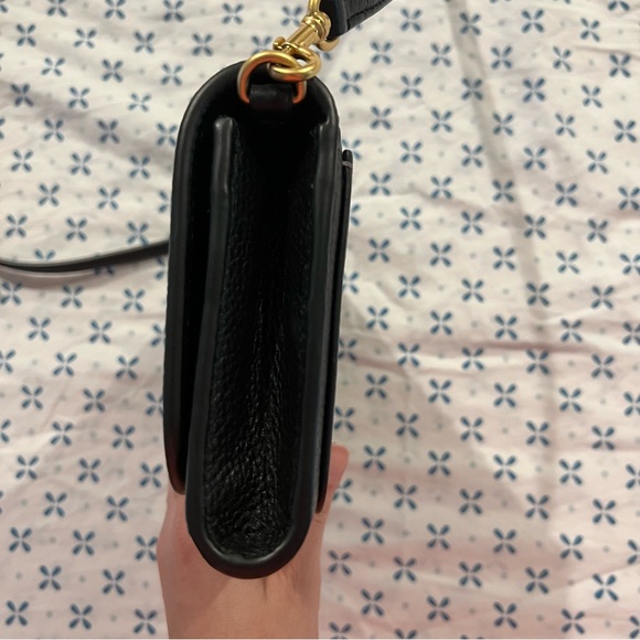 Like NEW Tory Burch crossbody - Picture 3 of 15
